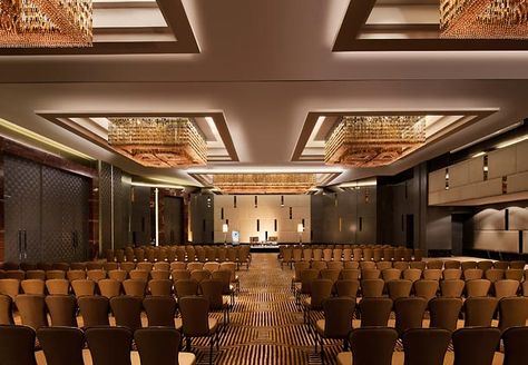 India Makeup, Wedding Banquet Hall, Auditorium Design, Retail Facade, Function Hall, Convention Hall, Interior Columns, Conference Hall, Community Halls