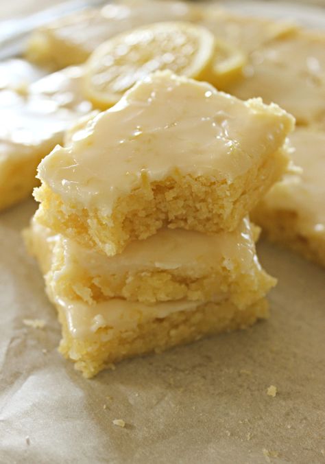 Lemon Blondie Brownies, Lemony Lemon Brownies, Lemon Blondies, Homemade Brownies Easy, Pineapple Angel Food, Lemon Brownies, Lemon Dessert Recipes, Blondies Recipe, Brownie Ingredients