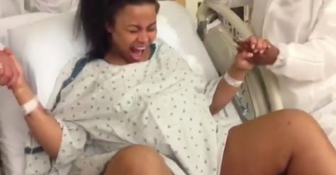 Blac Chyna did the mannequin challenge from the delivery room oh my god Hugo Gloss, Dream Kardashian, Rob Kardashian, Mannequin Challenge, Fake Freckles, Baby Delivery, Baby Daughter, Robert Kardashian, Blac Chyna