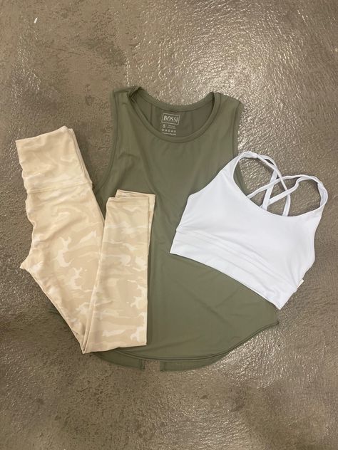 Gym Outfit Color Combo, Exercise Outfits, Gym Ootd, Gymwear Outfits, Adidas Sneakers Women, Gym Style, Workout Aesthetic, Simple Trendy Outfits, Sporty Outfits