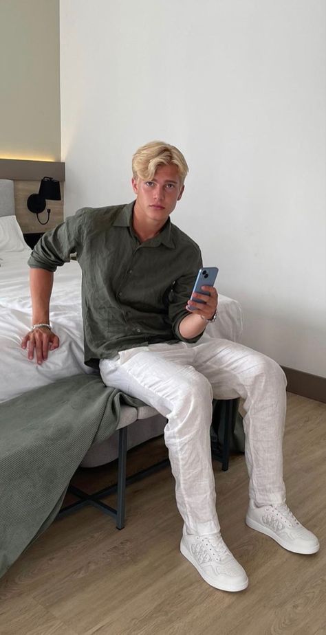 Swedish Men Style, Mens Fashion Scandinavian, Blonde Men Outfit, Swedish Fashion Men, Stockholm Style Men Summer, Scandinavian Style Men, Scandinavian Fashion Men, Stockholm Style Boys, Lucas Bergvall