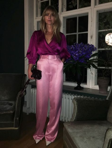 Pink satin trousers wedding guest outfit Dressy Tops For Wedding, Satin Trousers Outfit, Winter Cocktail Outfit, Evening Wedding Outfit, Casual Wedding Outfit Guest, Wedding Guest Pants, Casual Wedding Outfit, Winter Wedding Guest, Wedding Guest Outfit Winter