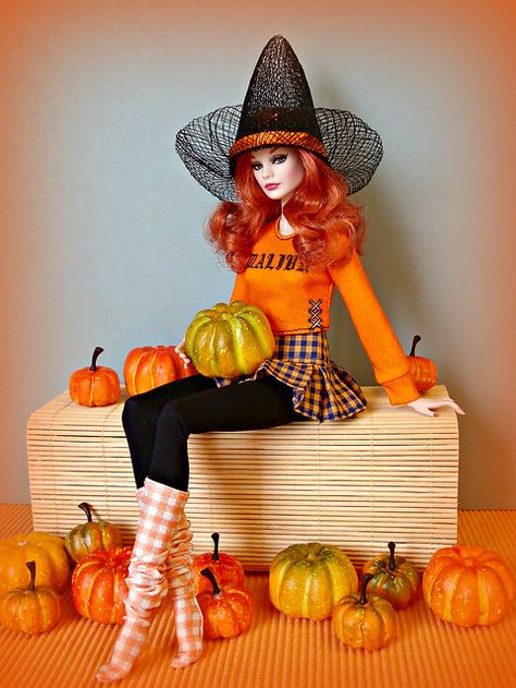 Happy Halloween! 🎃💀👽👻 | Deejay Bafaroy | Flickr Dolly Style, Halloween Barbie, Inspirational Outfits, Dolly World, Halloween Dolls, Real Barbie, Barbie Halloween, Fall Stuff, Poppy Parker Dolls