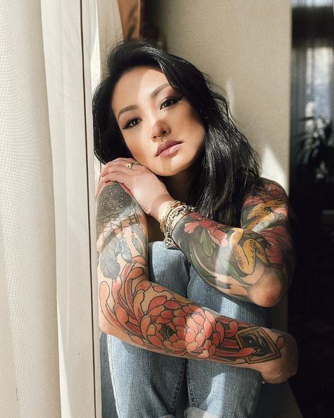 Tattooed Woman Photography, Girl With Tattoos Aesthetic, Tattoo Photoshoot, Woman Tattoos, Strong Woman Tattoos, Menace To Society, Woman With Tattoos, Tattooed People, Heavily Tattooed