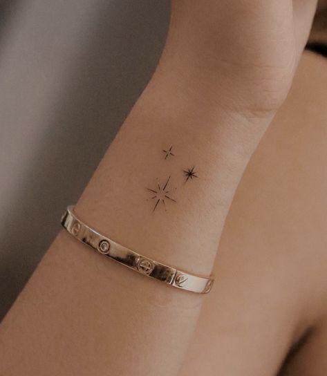 Tiny Tattoos For Women, Tiny Wrist Tattoos, Star Tattoo Designs, Tasteful Tattoos, Petite Tattoos, Star Tattoo, Small Hand Tattoos, Discreet Tattoos, Girly Tattoos