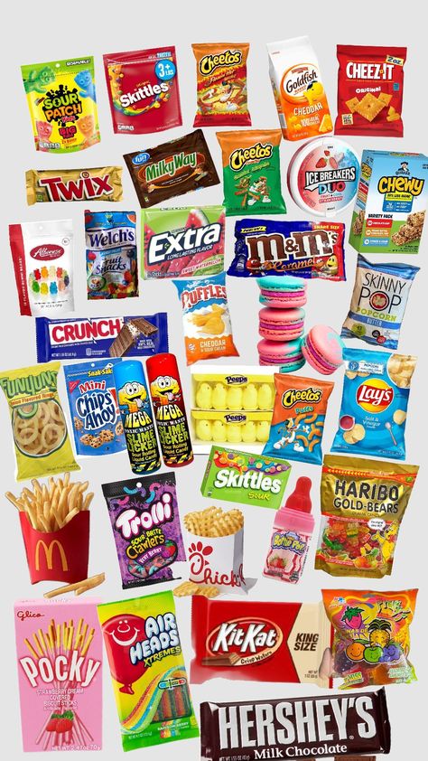 Snacks To Have In Your Room, Snacks For Locker, How To Sell Snacks At School, Snack For Sleepovers, Locker Snacks Stash, Snack Locker Ideas, Yummy Snacks To Buy, Snacks To Buy At The Store, Snacks To Get At The Grocery Store