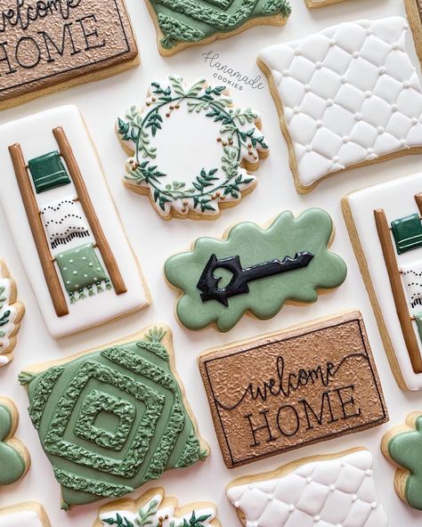 Hanamade Cookies on Instagram: “Maybe I’m biased but housewarming cookies make the best realtor gifts 🏡” Realtor Cookies, Housewarming Cookies, No Bake Sugar Cookies, Royal Iced Cookies, Sugar Cookie Royal Icing, Sugar Cookie Icing, Iced Sugar Cookies, Cookie House, Thanksgiving Cookies