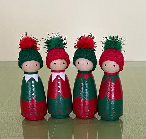 Elf Peg Doll, Peg Ornaments, Christmas Homeschool, Nativity Peg Doll, Hats Classic, Dolls Ideas, Wooden Peg Dolls, Simple Projects, Wood Peg Dolls