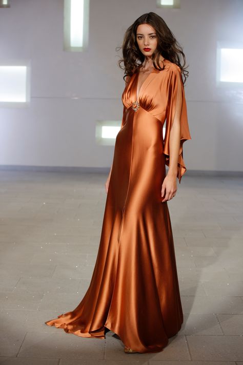 Copper charmeuse silk gown from Marc Bouwer Couture NYC Fashion week Copper Color Dress, Copper Dress, Silver Cocktail Dress, Satin Fashion, Silk Gown, Color Dress, Looks Chic, Gorgeous Gowns, Copper Color