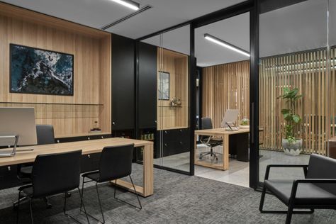 Warehouse Workspace, Ceo Office Interior Design, Ceo Office Interior, Windowless Office, Design Office Interior, Layout Bedroom, Office Cabin Design, Craft Office, Cabin Office