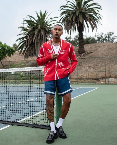 Retro Tennis Photoshoot, Brickell Photoshoot, Tennis Court Photoshoot Men, Tennis Photoshoot Ideas Men, Tenis Photoshoot, Tennis Aesthetic Vintage, Tennis Poses, Sportswear Photoshoot, Darion Benzo