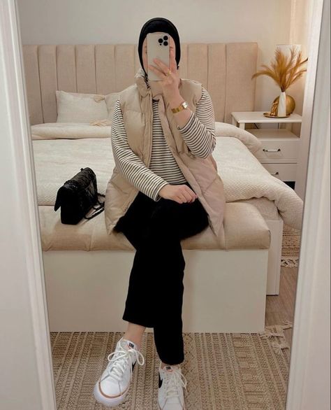 Ootd Kulot Jeans, Hijab Style Outfits, Shein Outfits Winter, Shein Picks, Hijabi Fashion Winter, Ootd Kulot, Winter Hijab Outfits, Jeans Hijab, Winter Hijab