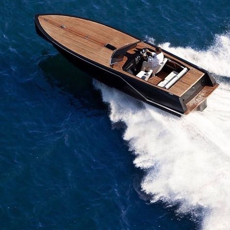 Boats Luxury, Boat Race, Yacht Boat, Boat Design, Sporty And Rich, Motor Boats, Speed Boats, Old Money Aesthetic, Wooden Boats