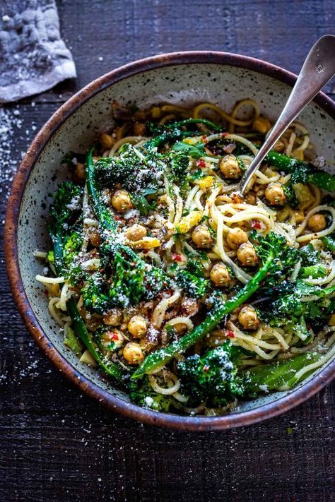 This simple Pasta with Broccolini, Preserved Lemon and Chickpeas is punchy and bright and comes together quickly and easily - on the table in under 30 minutes!  A tasty healthy weeknight dinner! #spaghetti #broccolipasta #broccolini Broccolini Pasta, Broccolini Recipe, Feasting At Home, Italian Diet, Organic Pasta, Preserved Lemon, Healthy Weeknight Dinners, Broccoli Pasta, Preserved Lemons