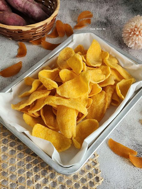 Asian Cookies, Potato Crackers, Sweet Potato Crackers, Cornbread Recipes, Fish Crackers, Asian Dessert, Homemade Crackers, Popular Snacks, Potato Fries