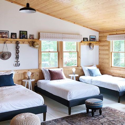 Image may contain: indoor    #Regram via @www.instagram.com/p/B0YeuTaDITG/ Cabin Bunk Room, Cabin Loft, Cabin Bathrooms, Shared Bedroom, The Company Store, Bunk Room, Pretty Decor, Modern Cabin, Making Room