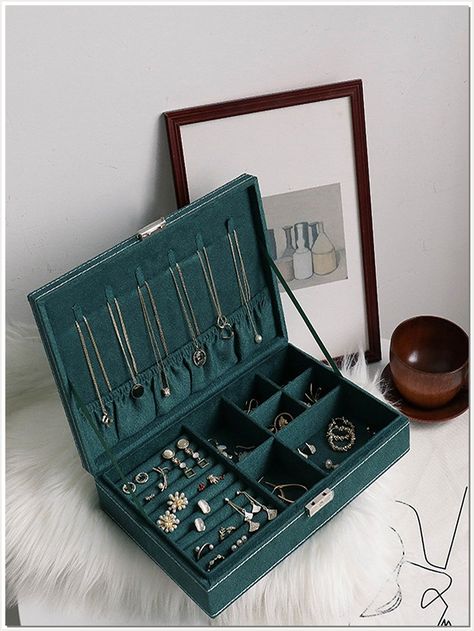 Protect your precious jewelry collection with a durable and practical jewelry organizer from Amazon. Diy Jewelry Case, Jewelry Closet, Jewelry Box Design, Necklace Hanger, Jewerly Boxes, Amazon Jewelry, Jewelry Box Diy, Jewelry Organizer Diy, Jewelry Organizer Box