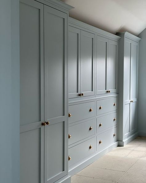 Cottage Wardrobe, Bedroom Wardrobe Ideas, Make A Closet, Bedroom Built Ins, Bedroom Built In Wardrobe, Bespoke Wardrobe, Closet Built Ins, Attic House, Luxury Closets Design