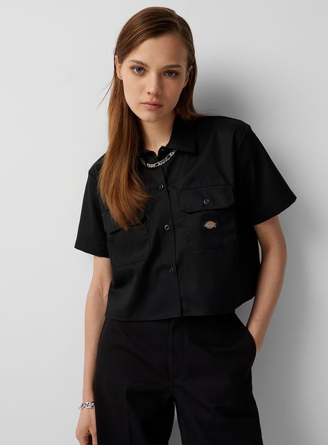 Dickies - Black carpenter's shirt Dickies Dickies at Twik. Workwear style is at its best! Cotton-polyester blend twill. Buttoned flap patch pock ets. Boxy fit. The size of the item pictured is small | Women's Black Carpenter's Shirt, Size Large Dickies Work Shirt Outfit, Work Shirt Outfit, Dickies Work Shirt, Carpenters Shirts, Workwear Style, Dickies Workwear, Dickies Women, Workwear Fashion, Work Wear Women