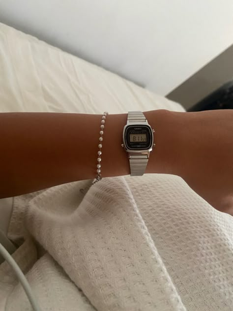 Casio Silver Watch, Small Watches Women, Vintage Casio Watch, Casio Watch Women, Casio Vintage Watch, Casio Watches, Casio Vintage, Sparkly Accessories, Silver Watches Women