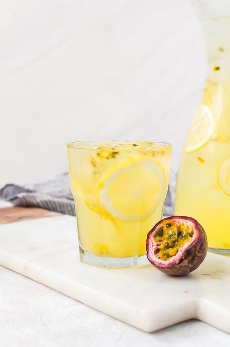 Passion Fruit Lemonade - A Cookie Named Desire Passion Fruit Lemonade, Starbucks Calories, Tea Starbucks, Fruit Lemonade, Flavored Lemonade, Passionfruit Recipes, Passion Fruit Syrup, Mint Lemonade, Fresh Lemonade