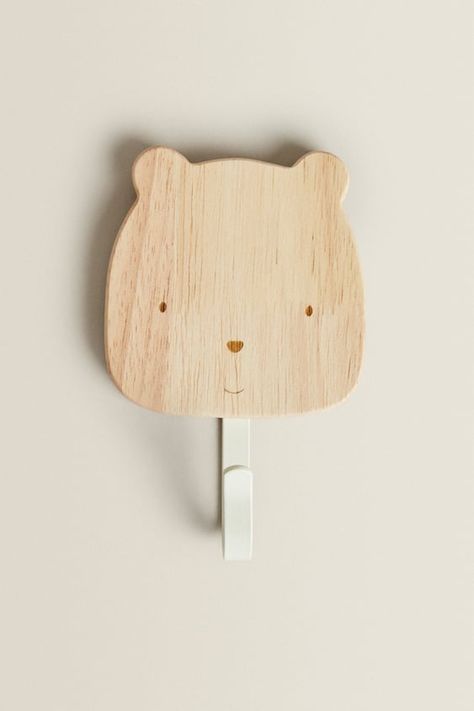 BEAR HOOK - Natural | ZARA United Kingdom Bear Nursery Theme, Balloon Door, Teddy Bear Nursery, Bear Nursery, Bear Theme, Bear Face, Affordable Home Decor, Baby Boy Rooms, Baby Boy Nurseries