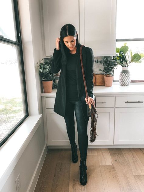 How to Style an All Black Outfit 3 Ways | The only downside to wearing so much black is that it’s much harder to create a variety of outfits based off of one color. So, for those of y’all who love black as much as I do, I’ve created 3 completely different black outfits for Fall and Winter. || Dressed to Kill #allblack #fallstyle #winterstyle #blackoutfits All Black Comfy Outfit, Hairstylist Ideas, All Black Wardrobe, Hairstylist Outfits, All Black Outfit For Work, Black Work Outfit, Black Wardrobe, Stylist Fashion, Bridal Consultant