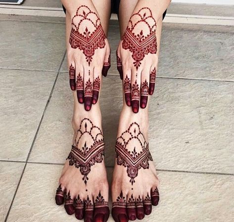 Indian Henna Designs, Inai Pengantin, New Mehndi, Henna Inspired Tattoos, Tato Henna, Bridal Mehendi Designs Hands, Mehndi Designs For Kids, Henna Style, Modern Mehndi Designs