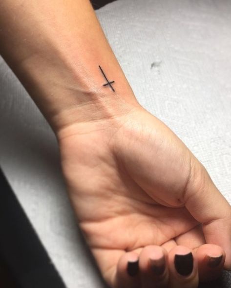 Little Cross Tattoos, Cross Tattoo Neck, Tiny Cross Tattoo, Cross Tattoo On Wrist, Tattoo Journal, Small Cross Tattoos, Simple Cross Tattoo, Small Cross Tattoo, Hand Ideas