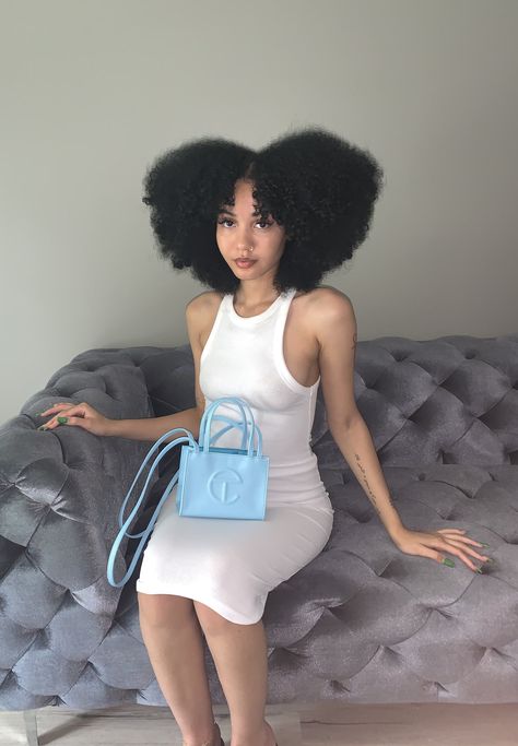 Mini Telfar Bag Outfit, Mini Telfar Bag, Telfar Bag Outfit, Black Bag Outfit, Telfar Bags, Telfar Bag, Big Afro, Afro Curls, Bag Outfit