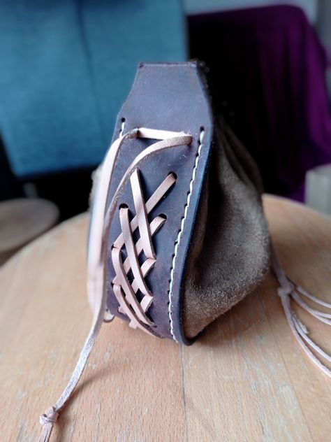 Excited to share the latest addition to my #etsy shop: Leather double drawstrings pouch [PDF] [PATTERN] https://etsy.me/3lcUjCw #leatherworking #leather #pouch #leatherpouch #leathercraft #drawstring #dicebag #pattern #pdf Leatherwork Patterns, Medieval Bag, Diy En Cuir, Necklace Packaging, Diy Leather Bag, Bag Insert, Handcrafted Bags, Pouch Pattern, Belt Pouch