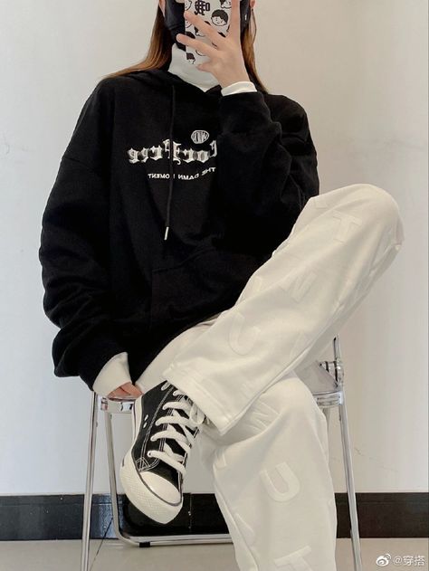 Baggy Outfit Ideas, Baggy Clothes, Tomboy Outfits, Tomboy Style Outfits, Ulzzang Fashion, Fashion Attire, Tomboy Fashion, Kpop Fashion Outfits, Teenage Fashion Outfits