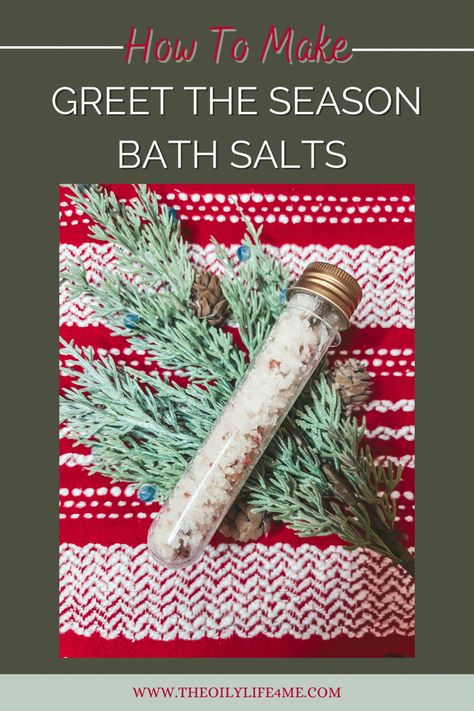 Diy Bath Salt Gifts, Christmas Bath Salts Diy, Holiday Bath Salts, Bath Salts Packaging Ideas, Christmas Bath Salts, Free Holiday Gift Tags, Diy Bath Salts, Peppermint Bath Salts, Christmas Room Spray