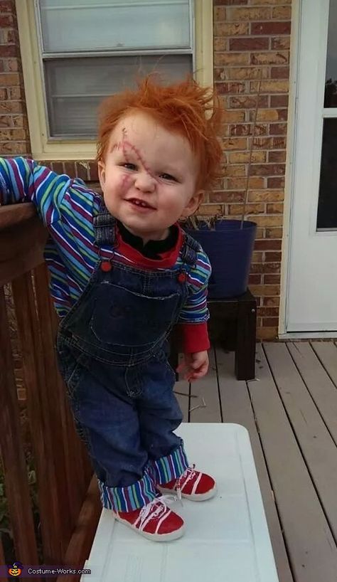 Chucky - Halloween Costume Contest via @costume_works Diy Chucky Costume, Chucky Halloween Costume, Diy Fantasia, Chucky Costume, Old Halloween Costumes, Chucky Halloween, Baby Boy Halloween, Baby Kostüm