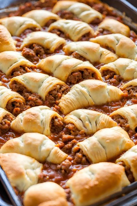 Sloppy Joe Casserole Crescent Rolls Sloppy Joe Crescent Rolls, Sloppy Joe Casserole With Crescent Rolls, Hamburger Crescent Roll Recipes, Ground Beef Crescent Roll Recipes, Dinner Ideas With Crescent Rolls, Recipes With Crescent Rolls, Casserole With Crescent Rolls, Hamburger Dinners, Kid Dinner