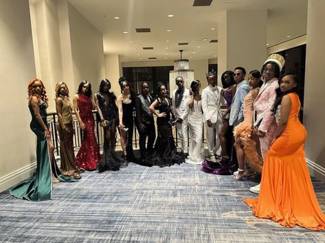 Prom Theme, City College, Fits Inspo, Senior Prom, Red Prom, Gods And Goddesses, Fitness Inspo, High School, Prom