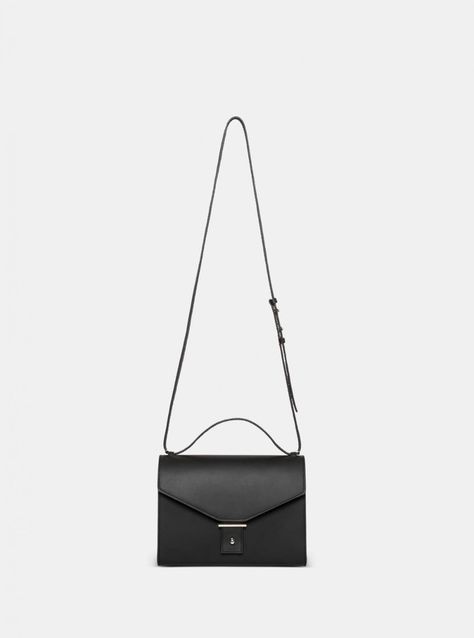 Black Sling Bag, Minimalist Street Style, Cute Gifts For Friends, Mood Colors, Minimalist Bag, Daily Bag, Black Shop, Pretty Bags, Shoulder Bag Black