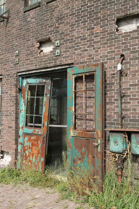 Alleyway Background, Zombie Survivor, Scale Model Building, Beautiful Ruins, Repurposed Art, Watercolor Architecture, Old Factory, Interesting Buildings, Brick Building