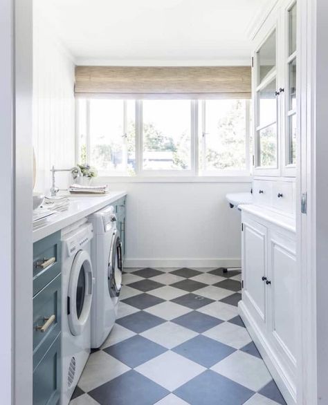 how to choose timeless design finishes vs trendy cottonwood and co Bright Laundry Room, Bedroom Black And White, Country Porches, Marble Floor Kitchen, White Baseboards, White Laundry Rooms, Timeless Interior Design, Checkerboard Floor, Laundry Room Flooring