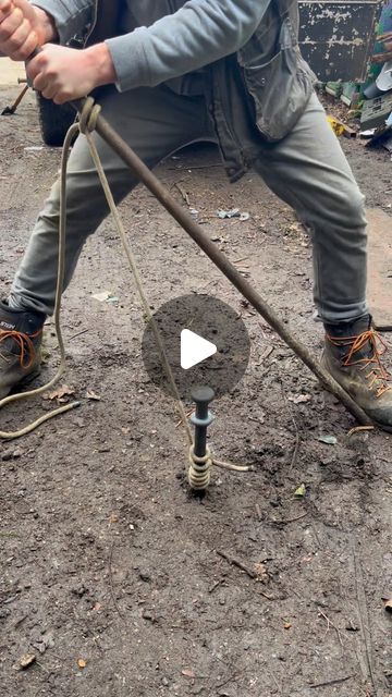 Adam Perry on Instagram: "Icicle hitch . Sometimes these ground anchor pins can be difficult to extract, especially if you’re not that strong 🤣. Works well with a bit of leverage, #knots #ropes #ropework #rigging #rig #knot #tutorial #rope #ropetutorial #leverage #skills #work #worksmarternotharder #worksmart #landscaping #construction #labour #outdoors #build #bushcraft #rural #country #technology #ancient #ancienttechnology #rescue #recovery #4x4 #offroad #offraod4x4" Ground Anchor, Survival Knots, Back Deck Decorating, Ancient Technology, Deck Decorating Ideas On A Budget, Travel Essentials For Women, Pattern Steps, January 7, Hoco Hair Ideas