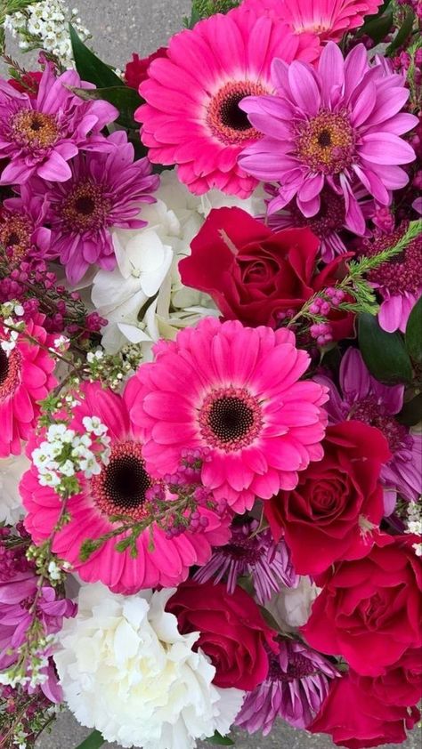 Bulk Wedding Flowers, Diy Bouquets, Flower Garden Design, Lovely Flowers Wallpaper, Beautiful Rose Flowers, Wholesale Flowers, Beautiful Flowers Pictures, Flowers Online, Elegant Flowers