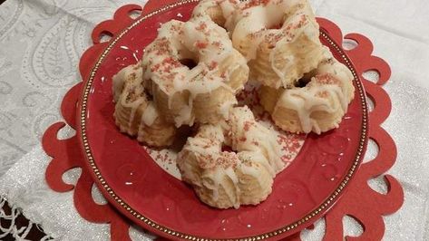 Eggnog Mini Bundt Cakes, Eggnog Bundt Cake, Eggnog Cake, Winning Recipes, Mini Bundt, Mini Bundt Cakes, America Food, Festive Desserts, Food Contest