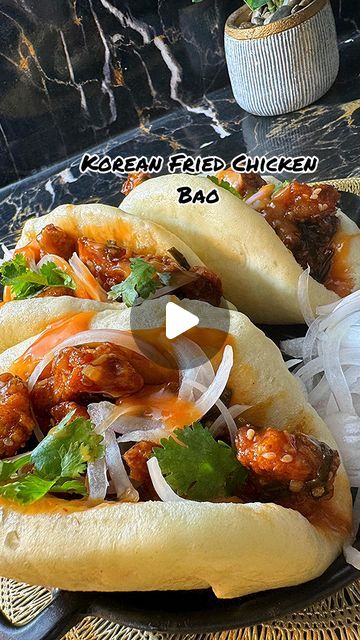 Chicken Steam Buns Recipe, Bao Buns Filling, Korean Fried Chicken Bao, Snacky Lunches, Bao Chicken, Bao Buns Recipe, Fried Chicken Sauce, Bao Recipe, Steam Buns Recipe