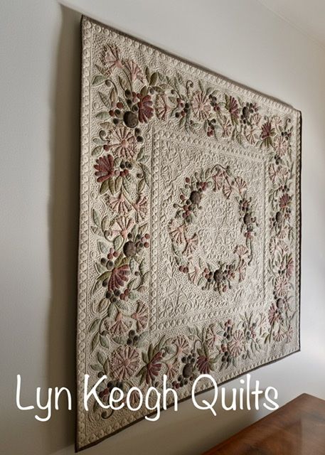 Lyn Keogh Quilts, Machine Embroidered Quilts, Jen Kingwell Quilts Pattern, Tulip Quilts, Baltimore Quilts, Antique Quilts Patterns, Applique Projects, Quilting Applique, Beautiful Borders