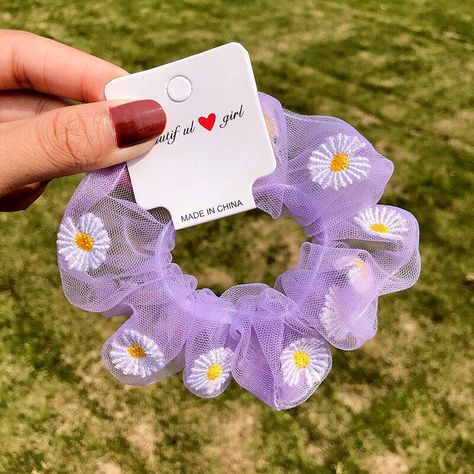 Flower Scrunchie, Diy Hair Scrunchies, Scrunchies Diy, Hair Rubber Bands, Purple Daisy, Chiffon Flower, Pola Sulam, Chiffon Flowers, Diy Hair Accessories