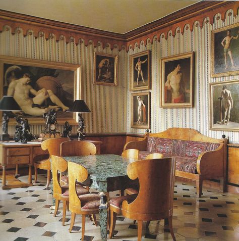 Rudolph Nureyev Paris home Paris Dining Room, Russian Interiors, Rudolf Nureyev, House Of Beauty, Paris Apartments, French Interior, Dining Room Inspiration, Classic Interior, Architectural Digest