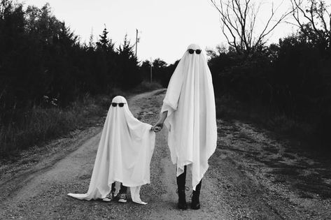 Mom And Son Ghost Photoshoot, Mother Daughter Ghost Photoshoot, Ghost Sheet Photoshoot Kids, Spooky Mother Daughter Photos, Mom And Daughter Halloween Photoshoot, Sheet Ghost Photoshoot Family, Spooky Mommy And Me Photos, Toddler Ghost Photoshoot, Mommy And Me Spooky Photoshoot