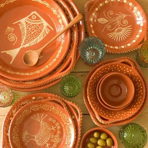 Trip To Portugal, Mexican Kitchen Decor, Ceramic Cafe, English Spoken, Wholesale Clothing Suppliers, Portuguese Culture, Latest House Designs, Free To Use Images, Traditional Pottery