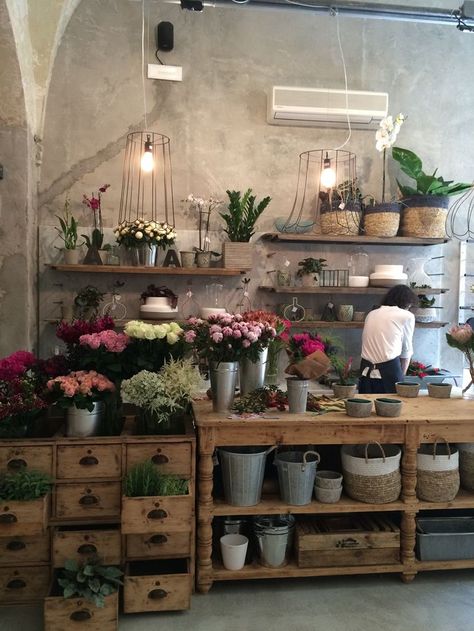 La Ménagère - Picture gallery Shed Organizing, Florist Shop Interior, Table Booth, Concept Restaurant, Flower Shop Interiors, Florist Studio, Flower Shop Decor, Flower Shop Design, Vibeke Design