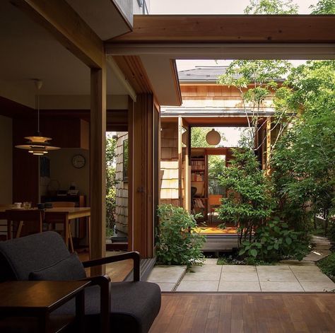 House In Landscape, Architect Vibes, Japandi Architecture, Japanese Courtyard, Tropical Interior Design, Japanese Home, Japanese Interiors, Modern Architecture Design, Courtyard House